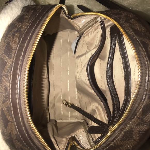 Michael Kors  brown/ black backpack with trim fur - Picture 6 of 8